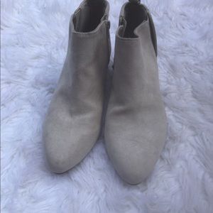 Old Navy size 8 ankle boots